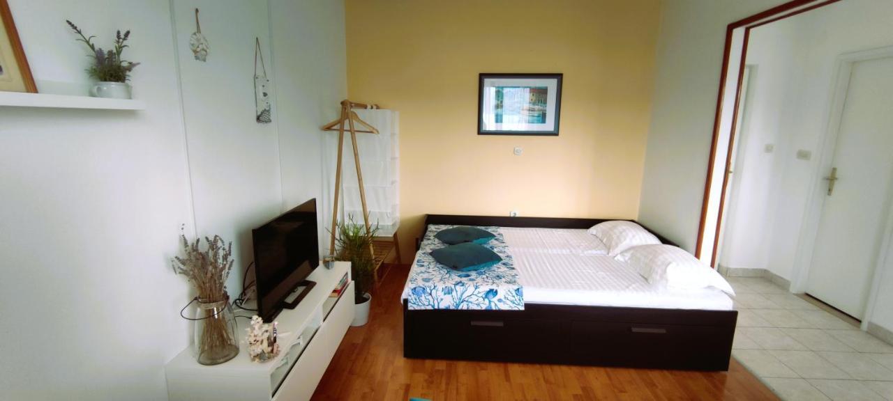 Apartments Senka Viganj Exterior foto